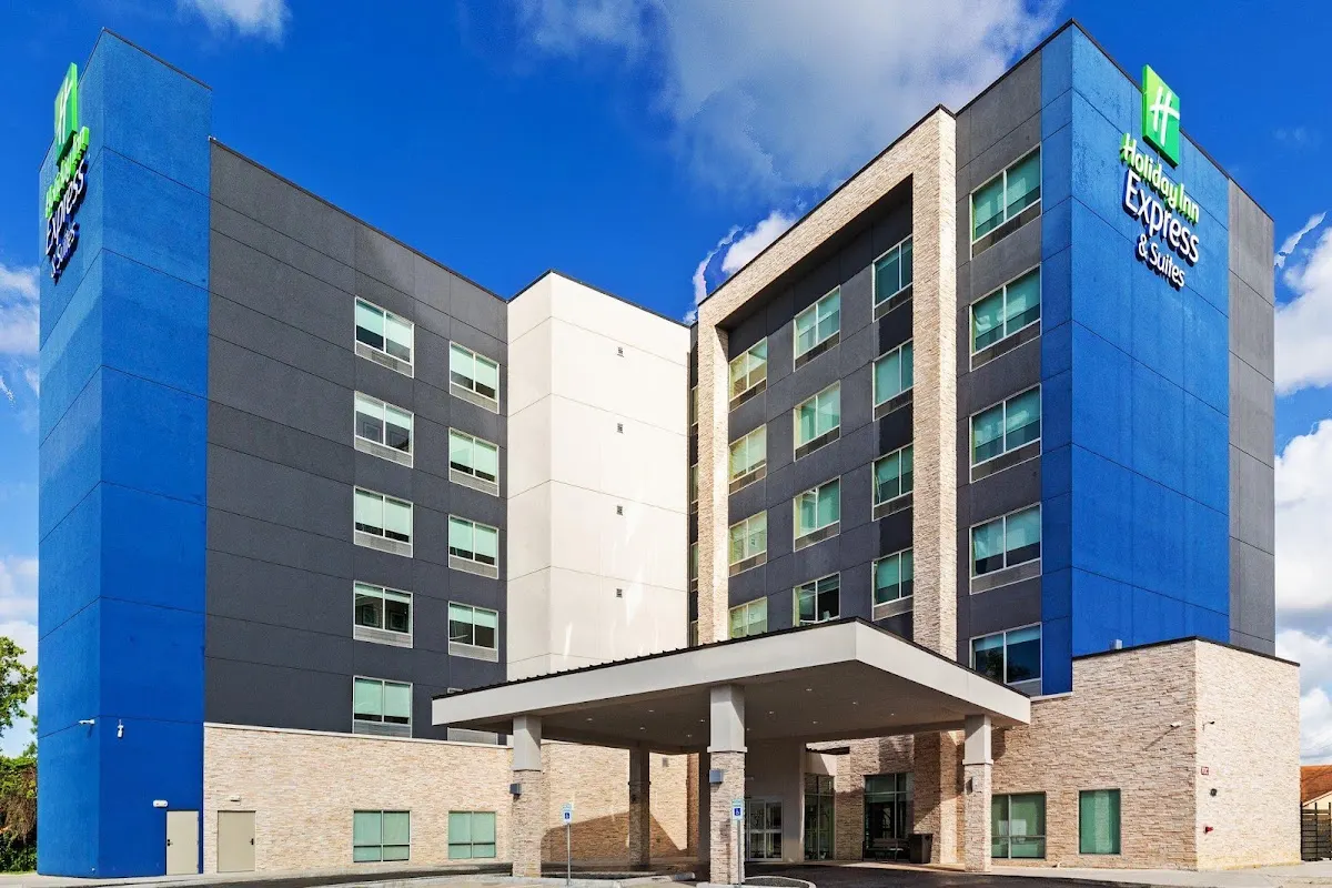 Holiday Inn Express & Suites Houston - Downtown North by IHG