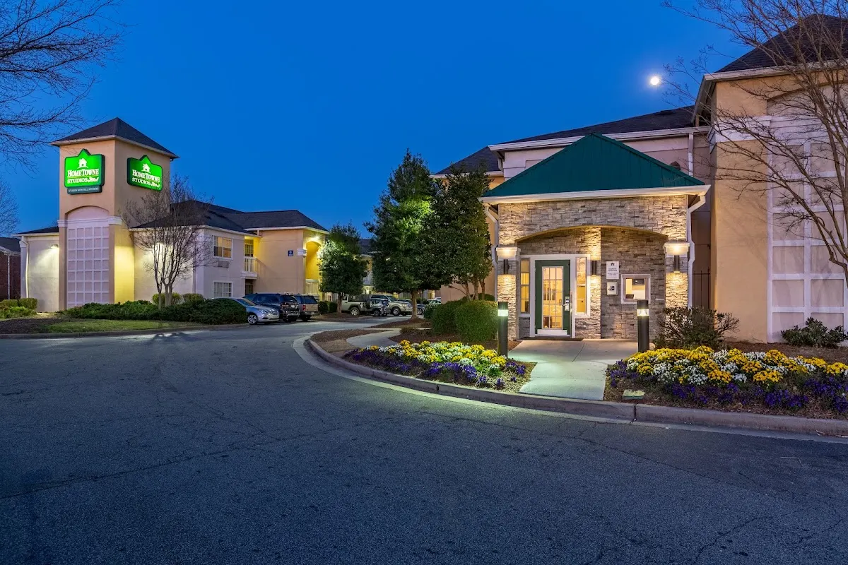 HomeTowne Studios Atlanta - Peachtree Corners