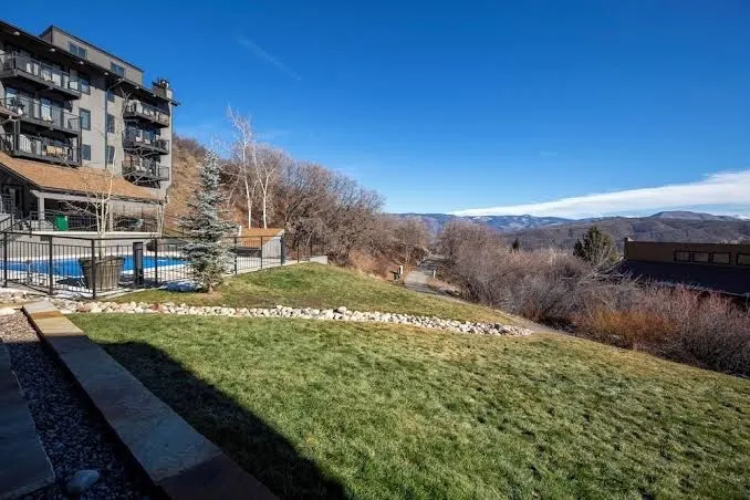 Snowmass Mountain Condominiums
