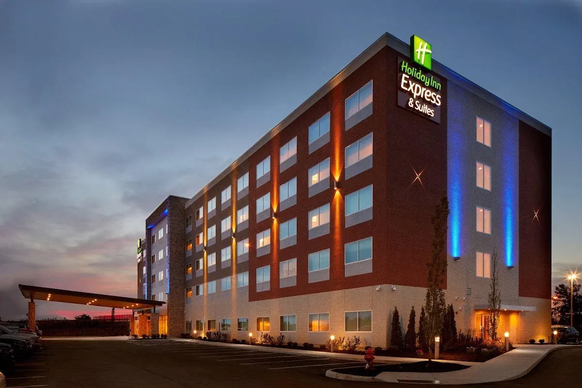 Holiday Inn Express & Suites Cincinnati North - Liberty Way by IHG
