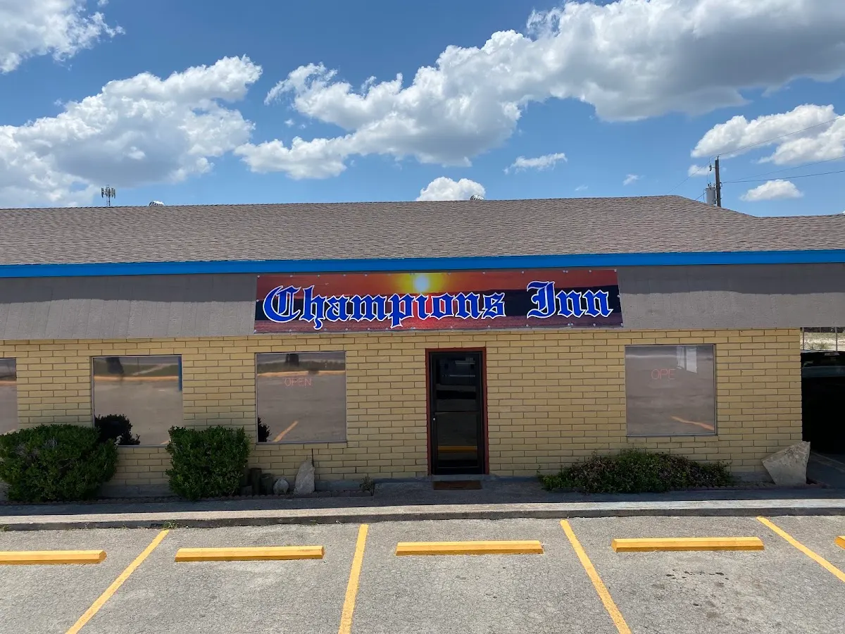 Champions Inn and Cafe
