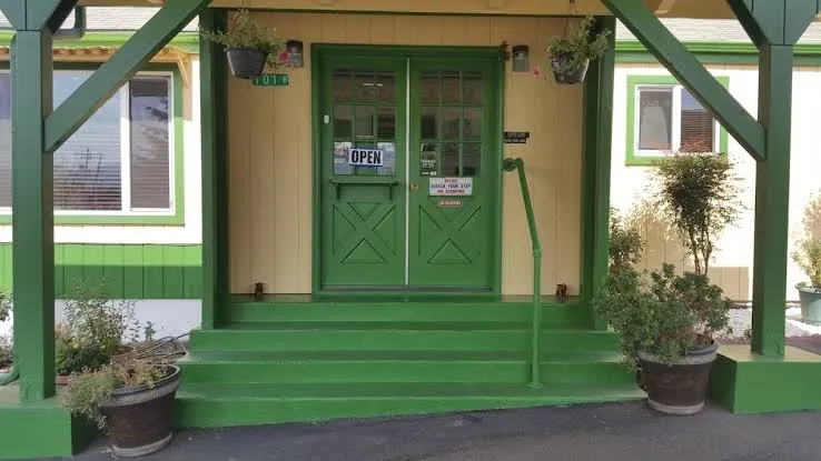 Safari Inn