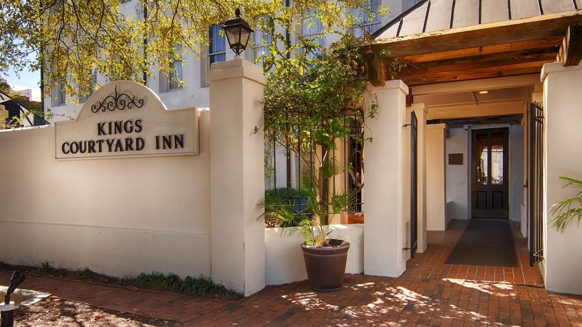 Kings Courtyard Inn