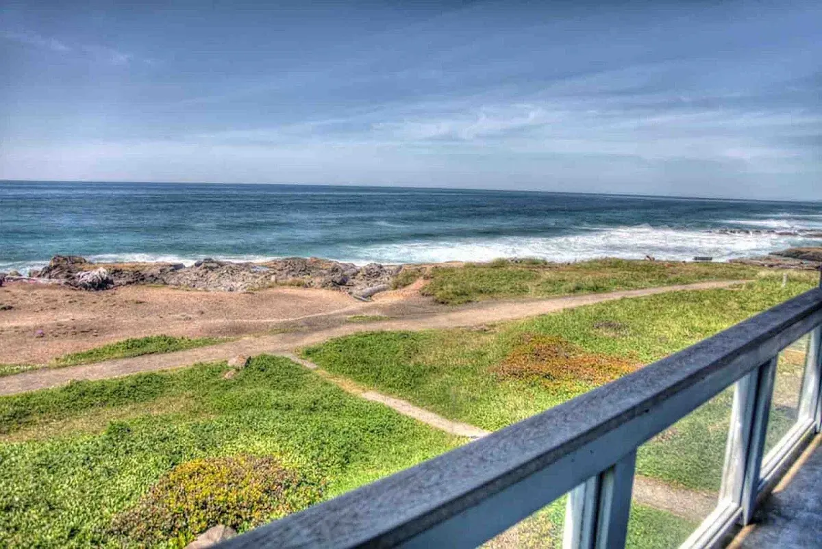 Arbor House North and South in Yachats by Vacasa