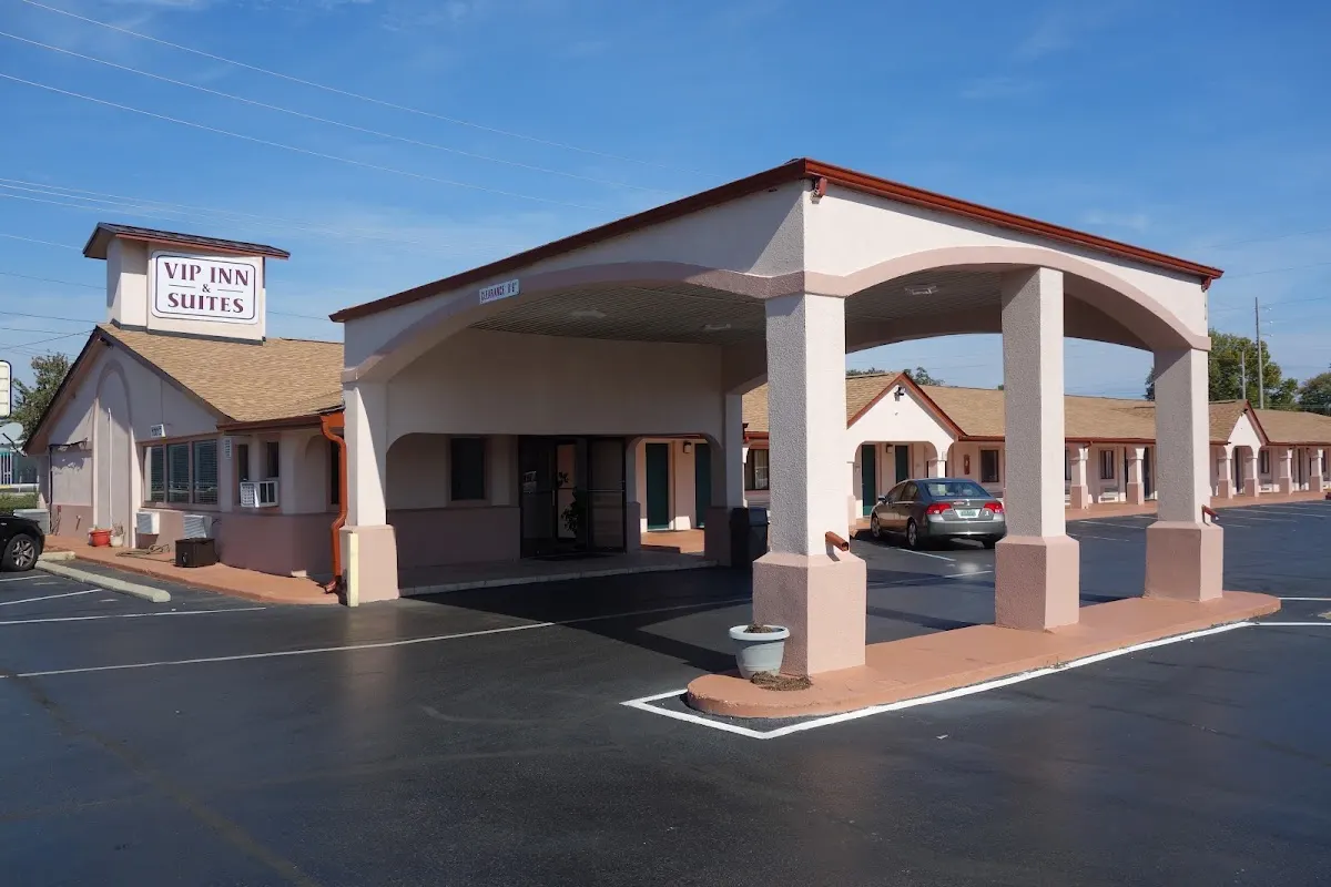 Vip Inn & Suites