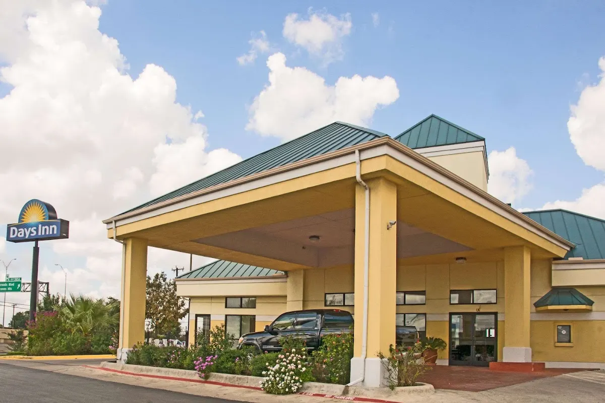 Days Inn by Wyndham Central San Antonio NW Medical Center