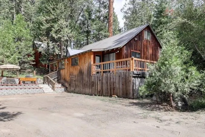 Captain's Cove Motel