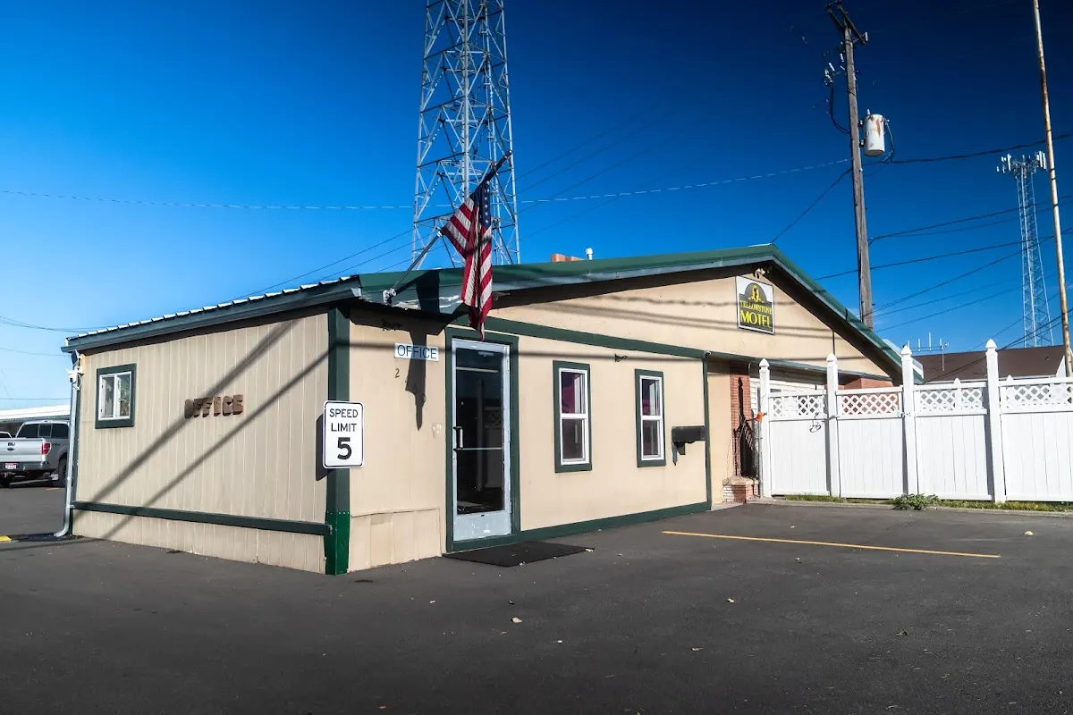 Yellowstone Motel Idaho Falls