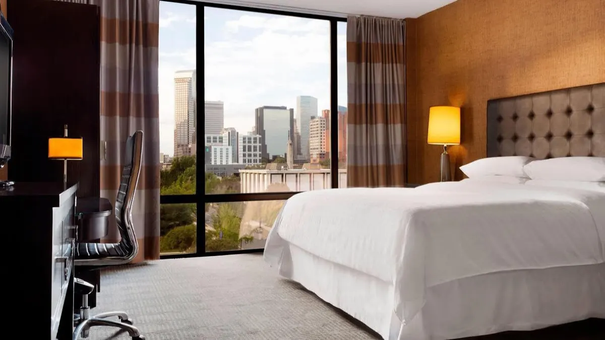 Sheraton Charlotte Hotel