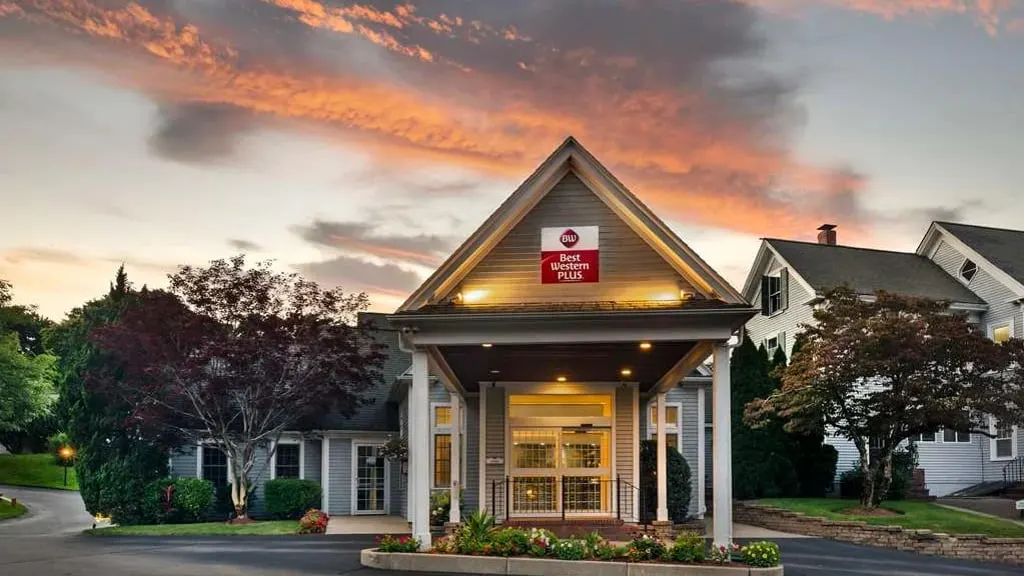 Best Western Plus Cold Spring