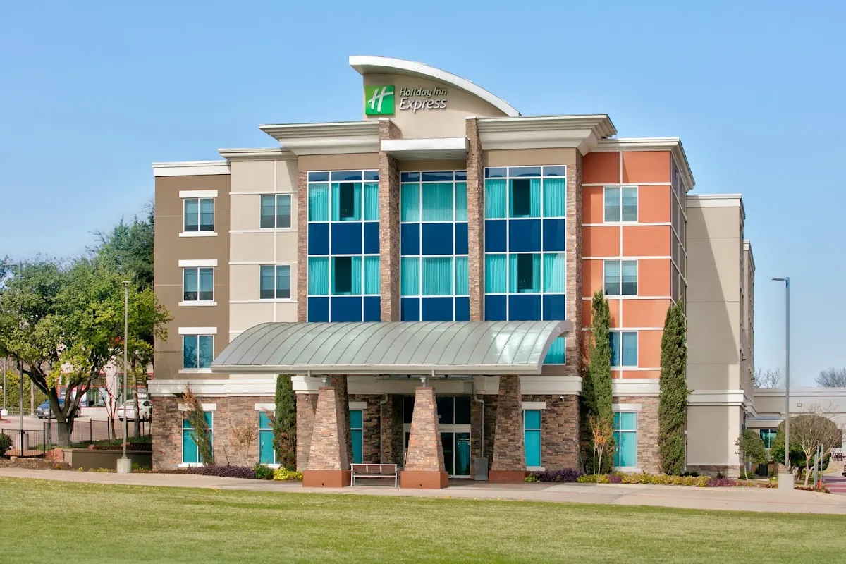 Holiday Inn Express & Suites North Dallas at Preston by IHG