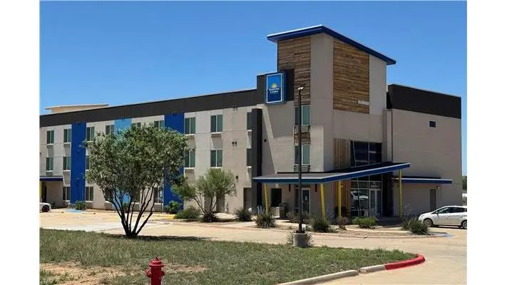 Days Inn & Suites by Wyndham Colorado City/I-20