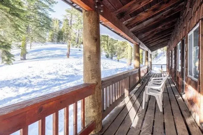 Clair Tappaan Lodge