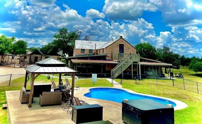 Country Inn & Cottages