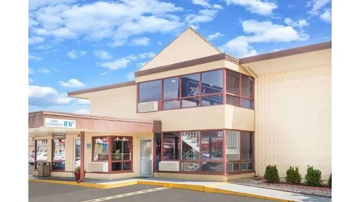 Travelodge by Wyndham Terre Haute