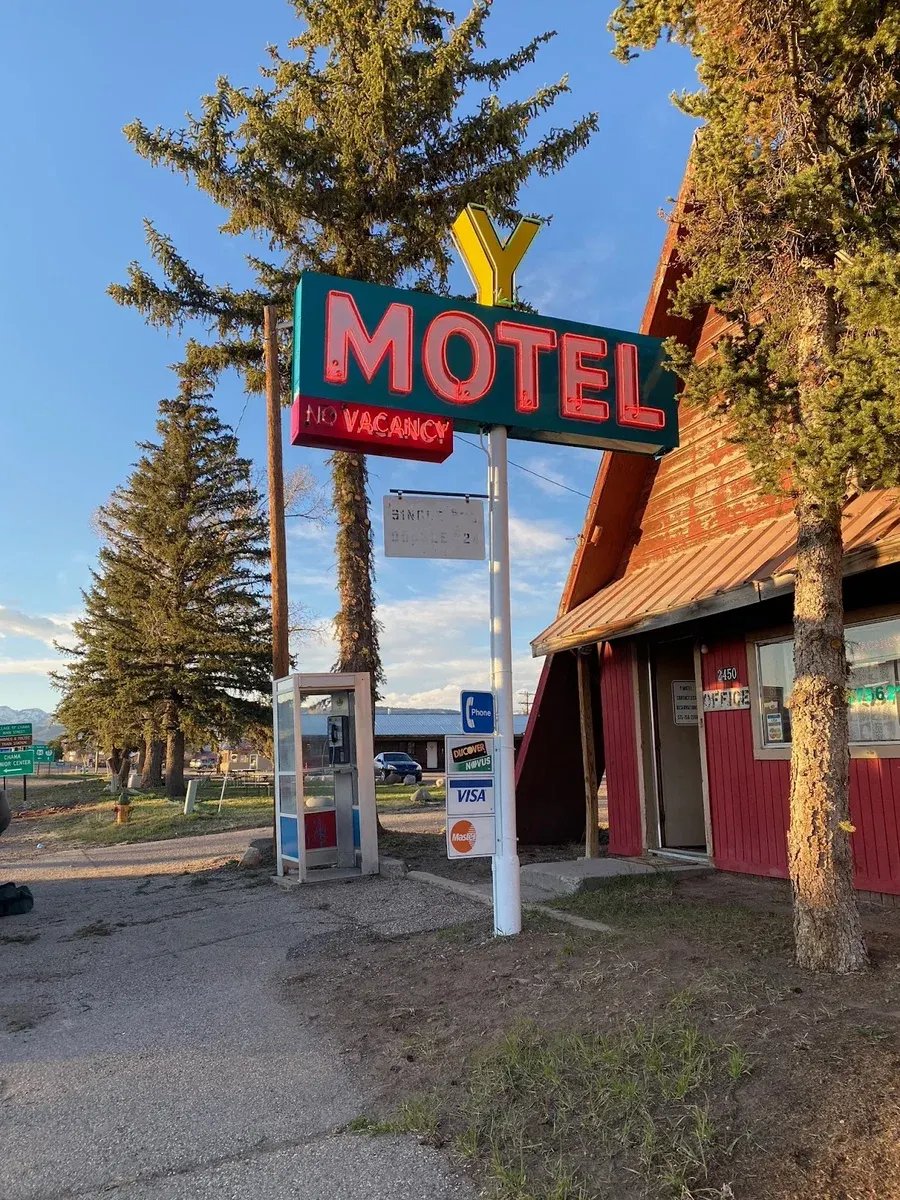 Y Motel