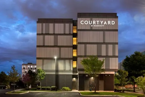 Courtyard by Marriott Philadelphia South at The Navy Yard