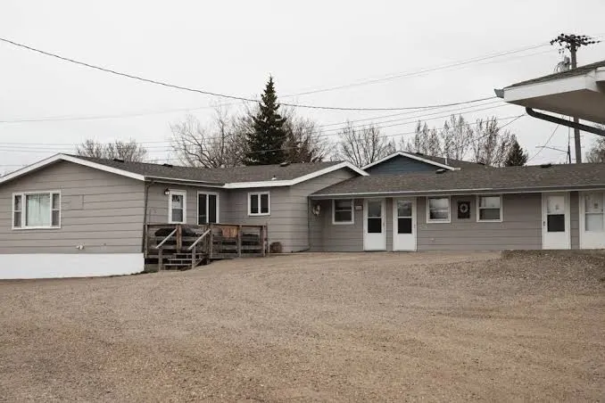 Dave's East Side Motel & Cabins