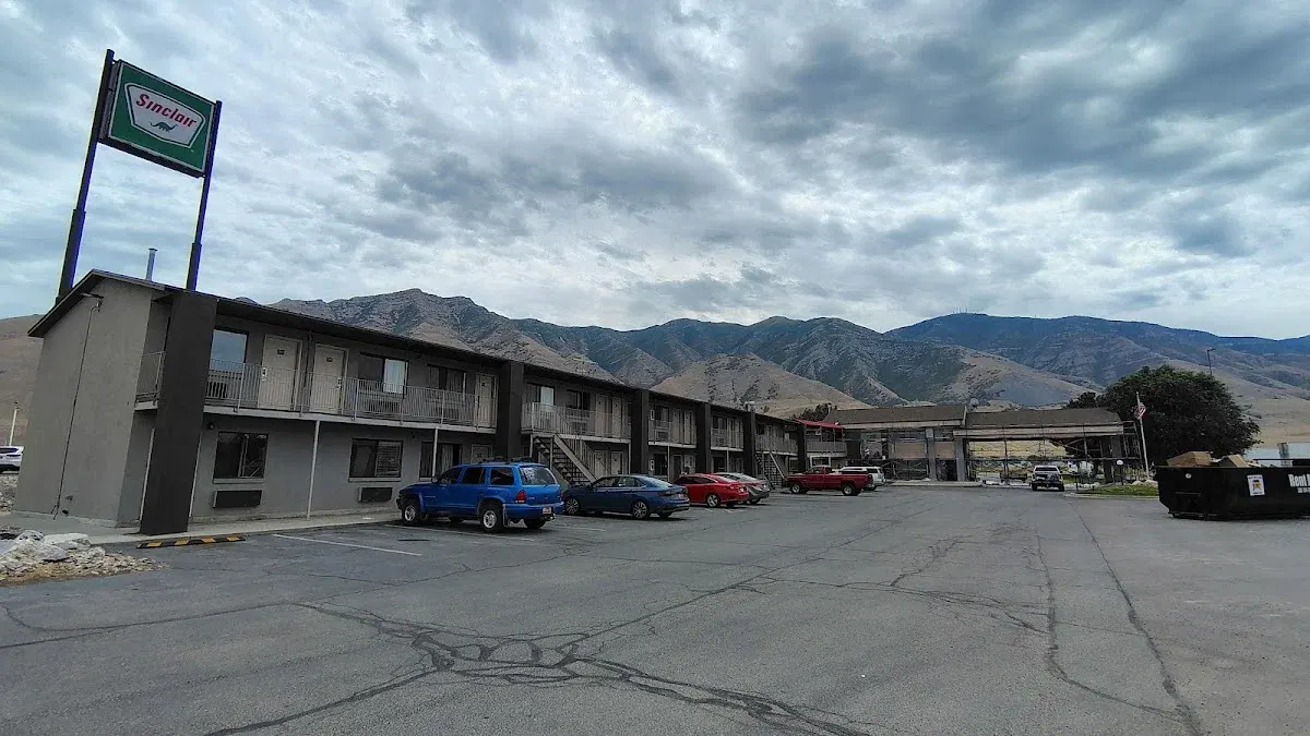 Days Inn by Wyndham Lake Point