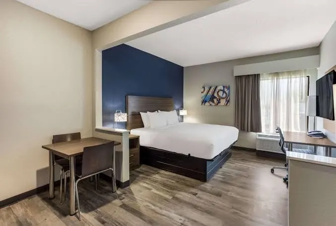 Hotel Bourbonnais