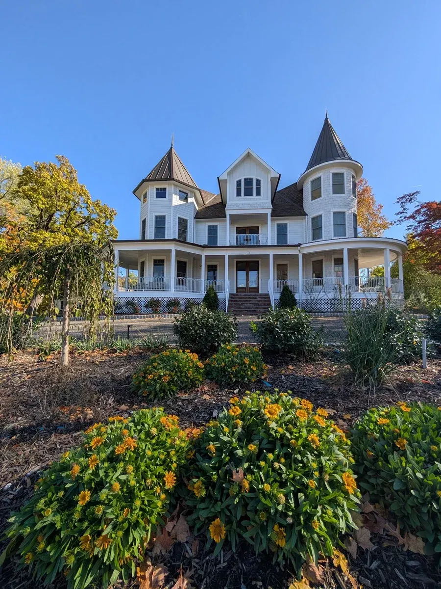 Parkway House Goshen Boutique Bed & Breakfast
