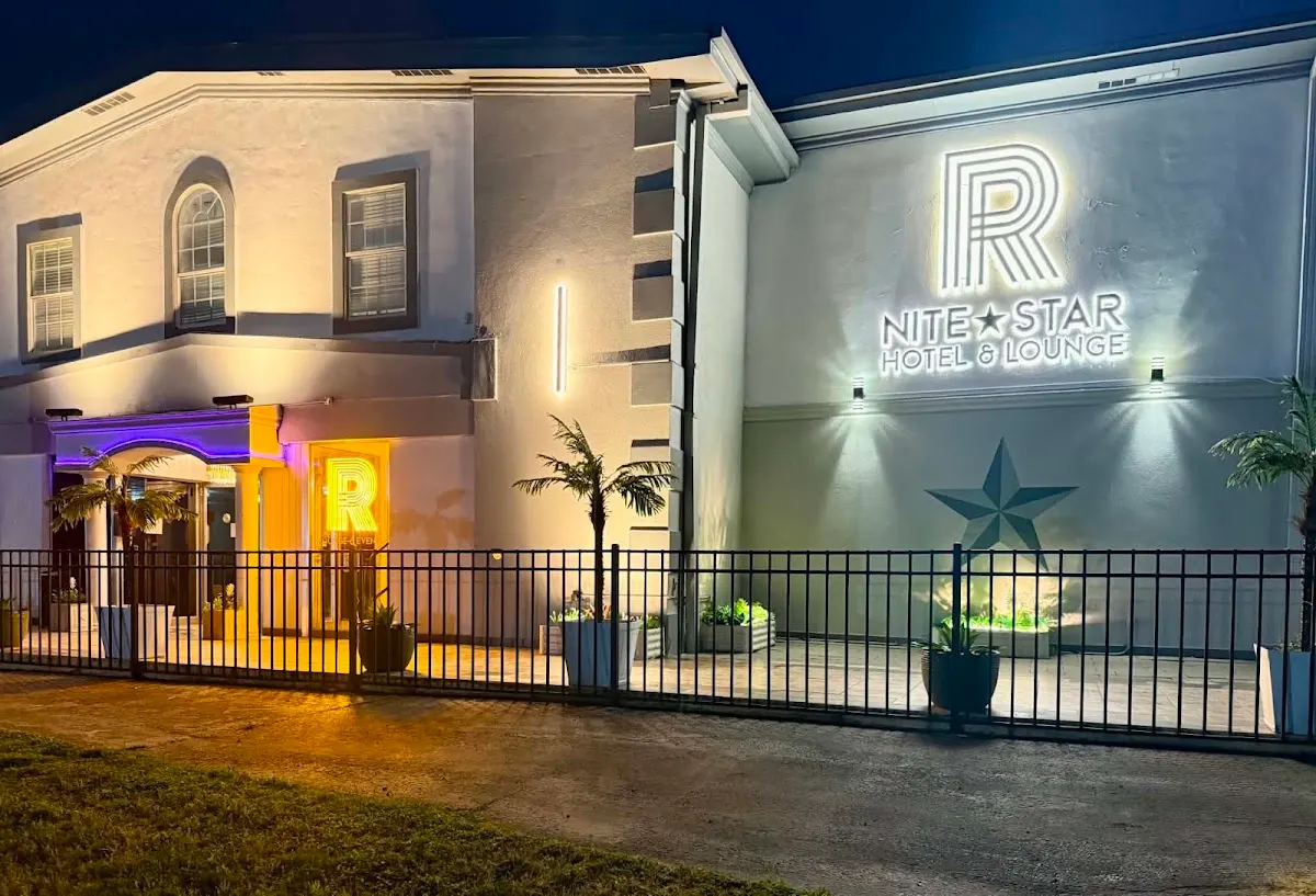R Nite Star Hotel