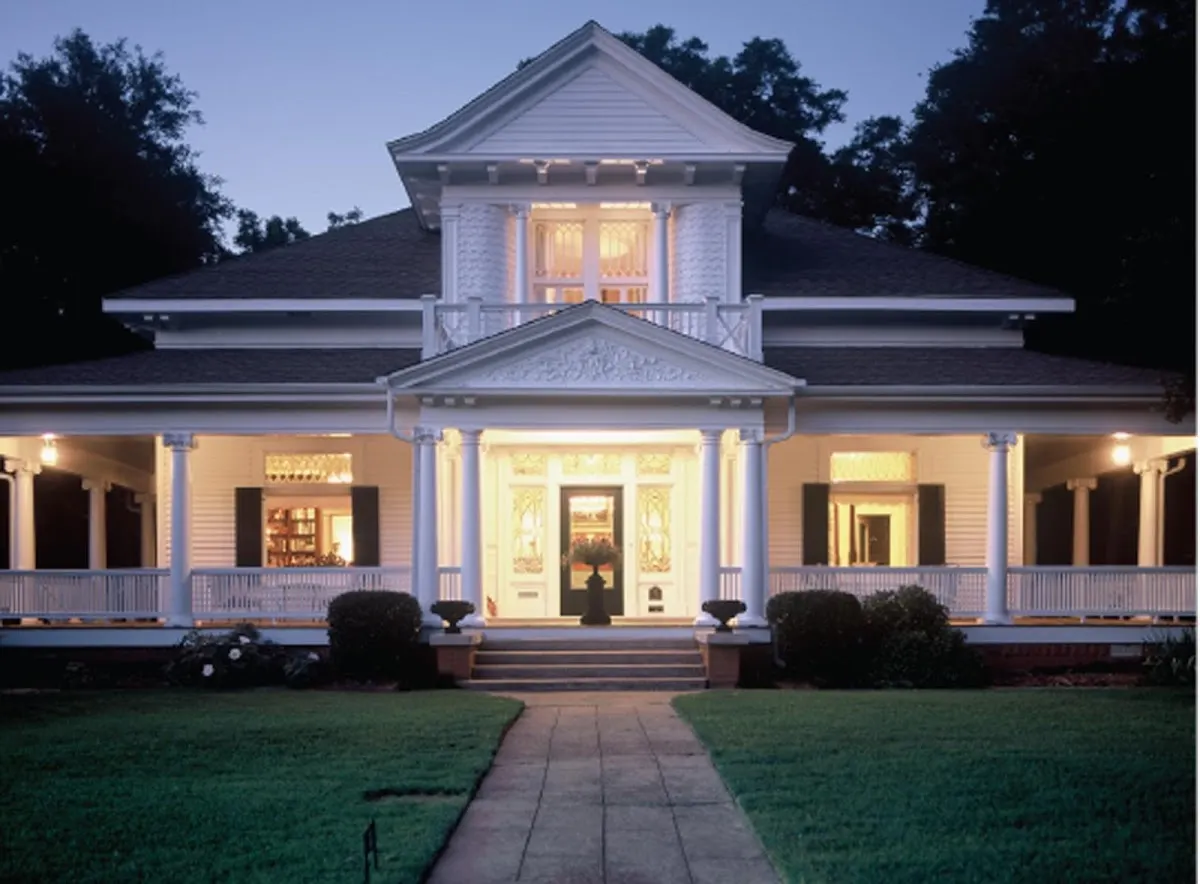 The Chaska House & Cottages