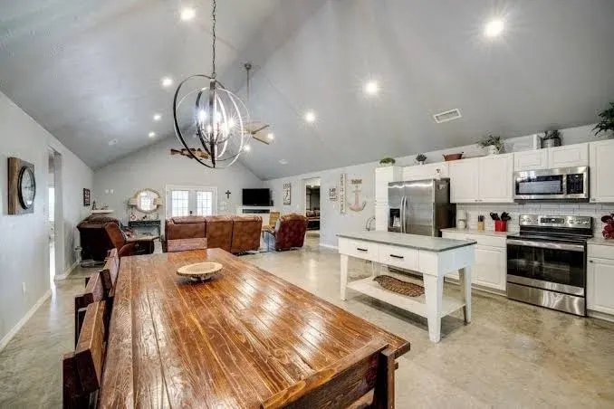 Modern Retreat w/ Gas Grill - Walk to Lake Texoma!