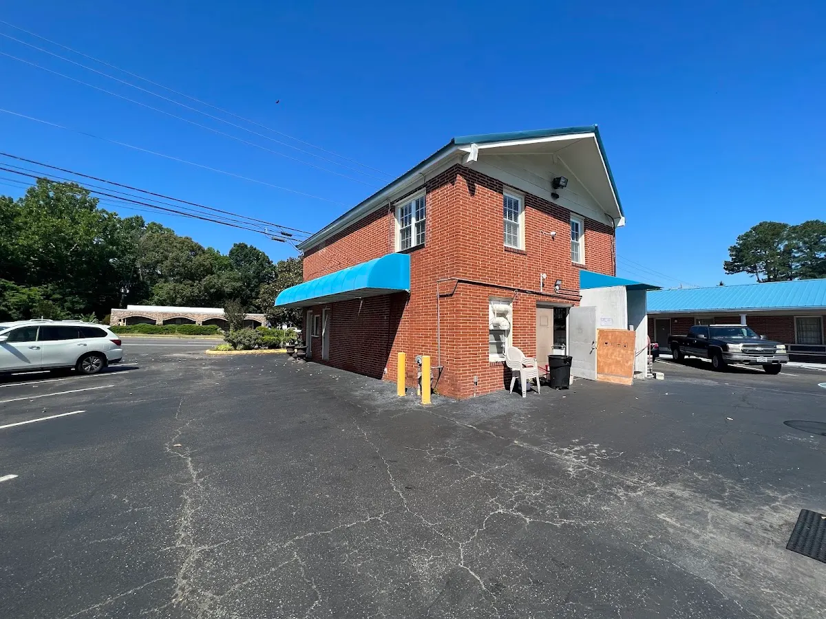 Merrimac Inn & Suites
