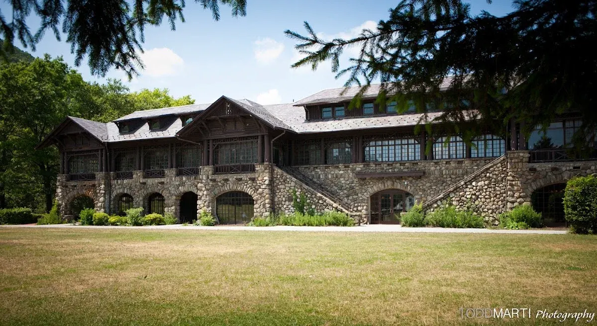 Bear Mountain Inn