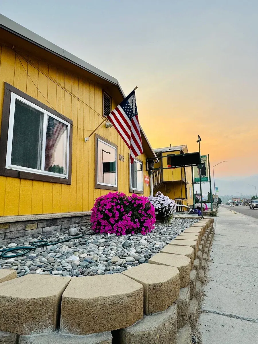 Bear Country Inn