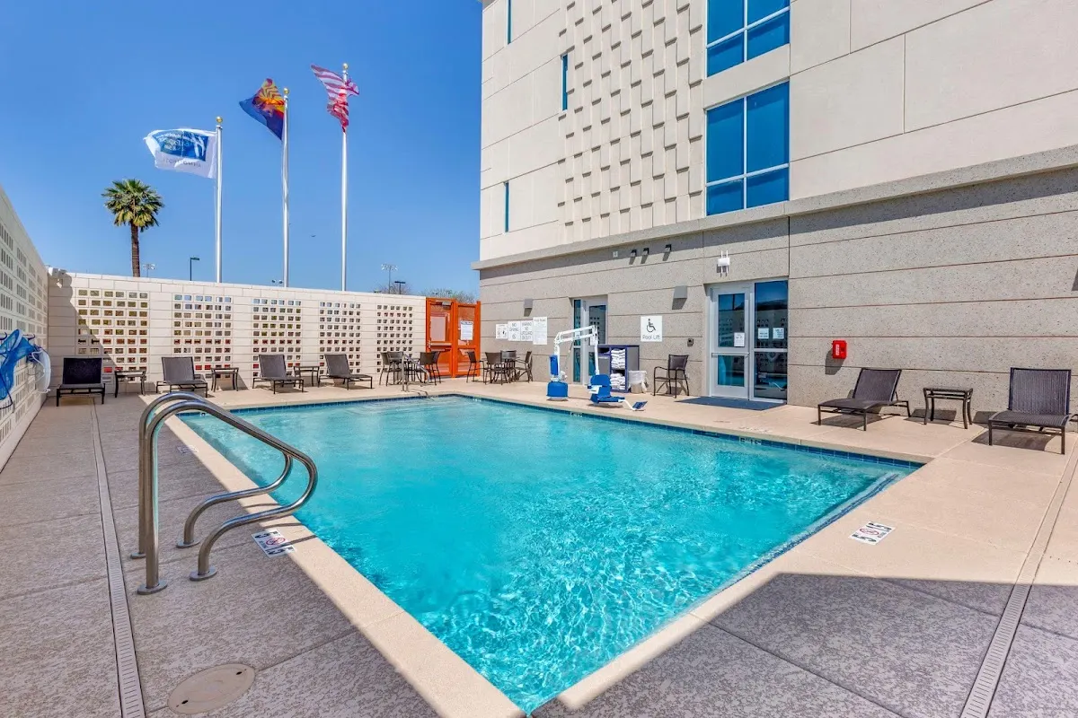 Holiday Inn Express & Suites Phoenix Dwtn - State Capitol by IHG