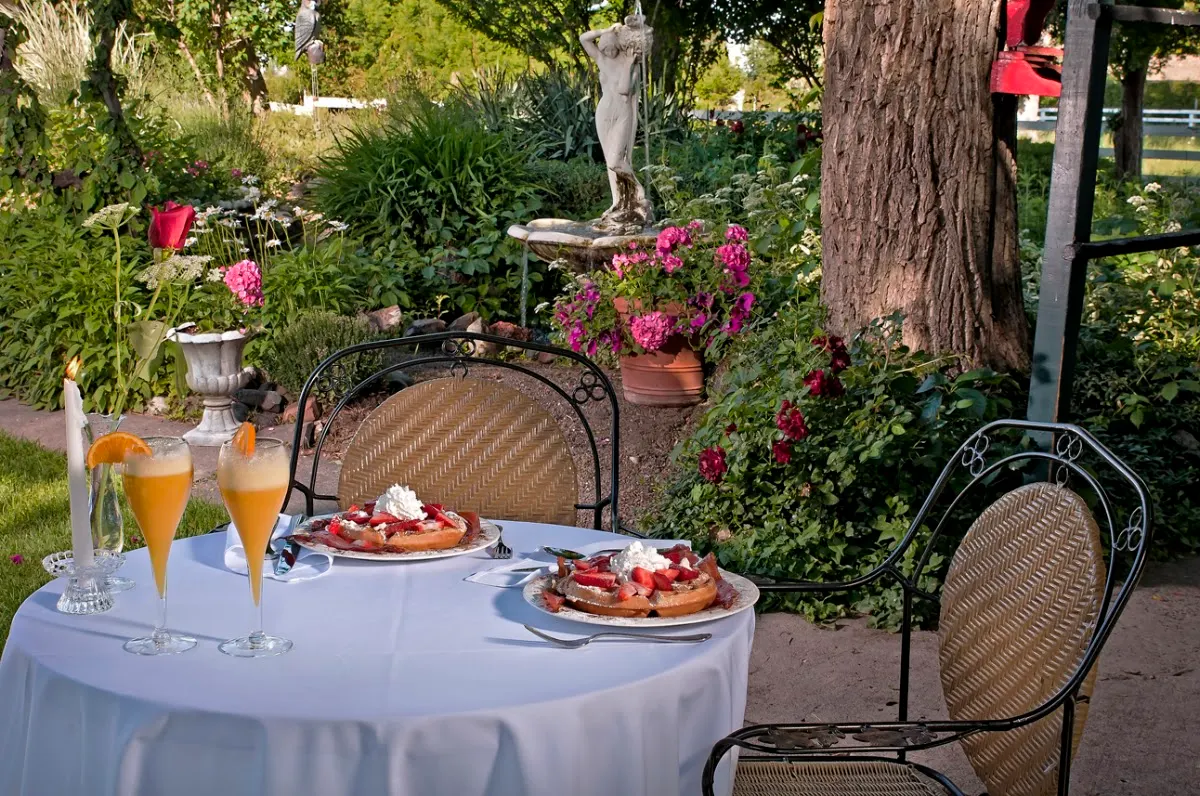 Cozy Rose Inn