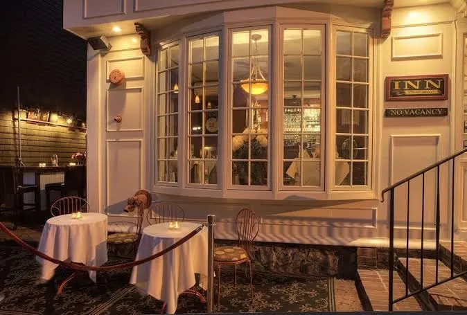 Bouchard Inn