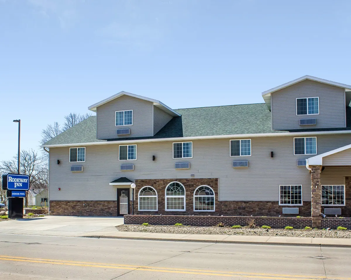 Rodeway Inn & Suites near Okoboji Lake