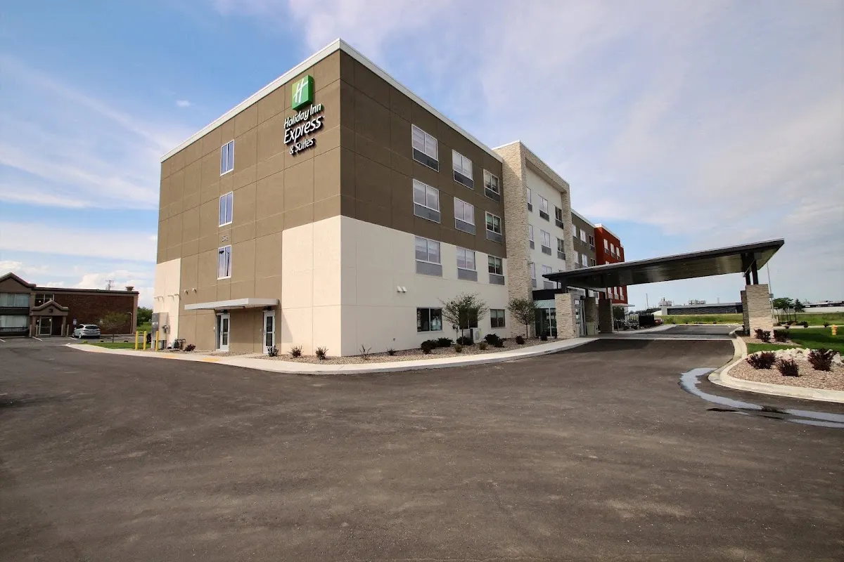 Holiday Inn Express & Suites Fond Du Lac by IHG
