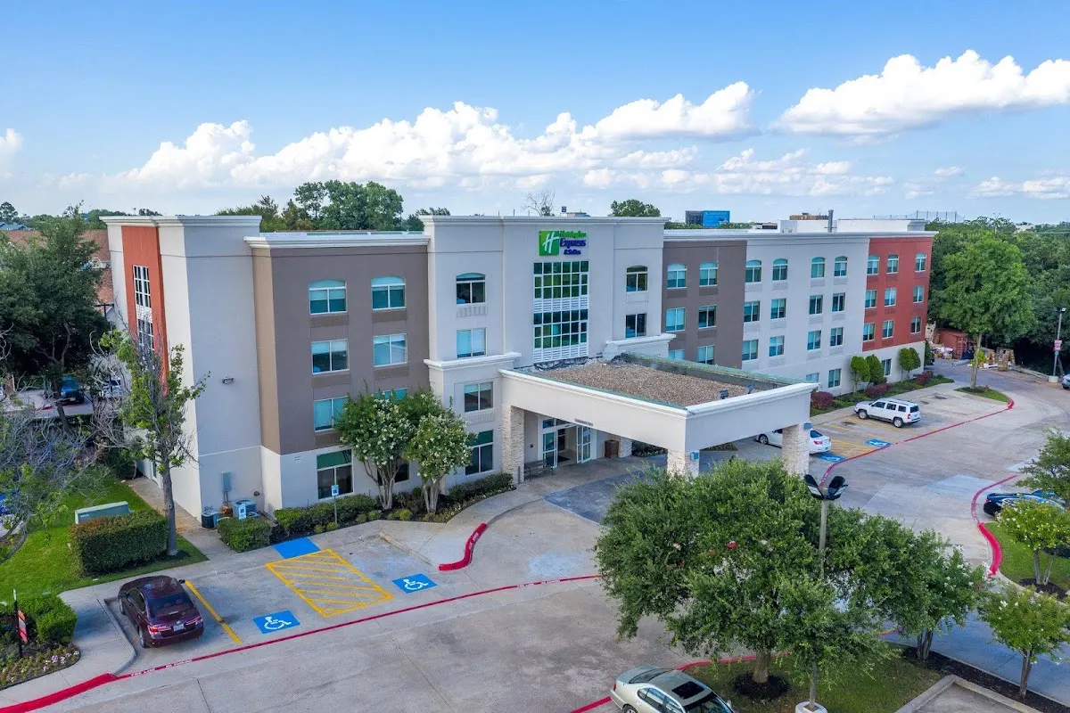 Holiday Inn Express & Suites Arlington North – Stadium Area by IHG
