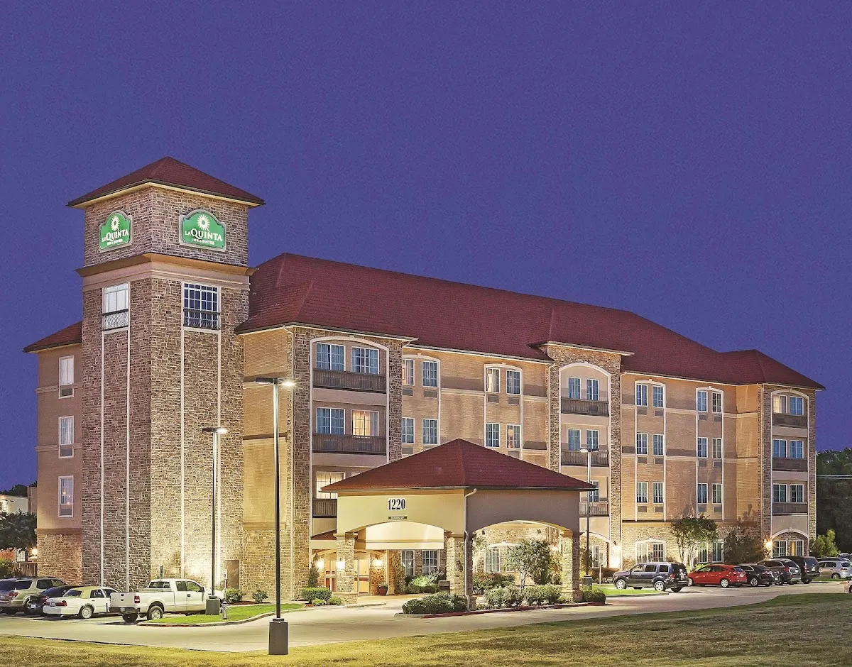 La Quinta Inn & Suites by Wyndham Allen at The Village