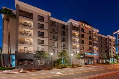 Courtyard by Marriott Tampa Downtown