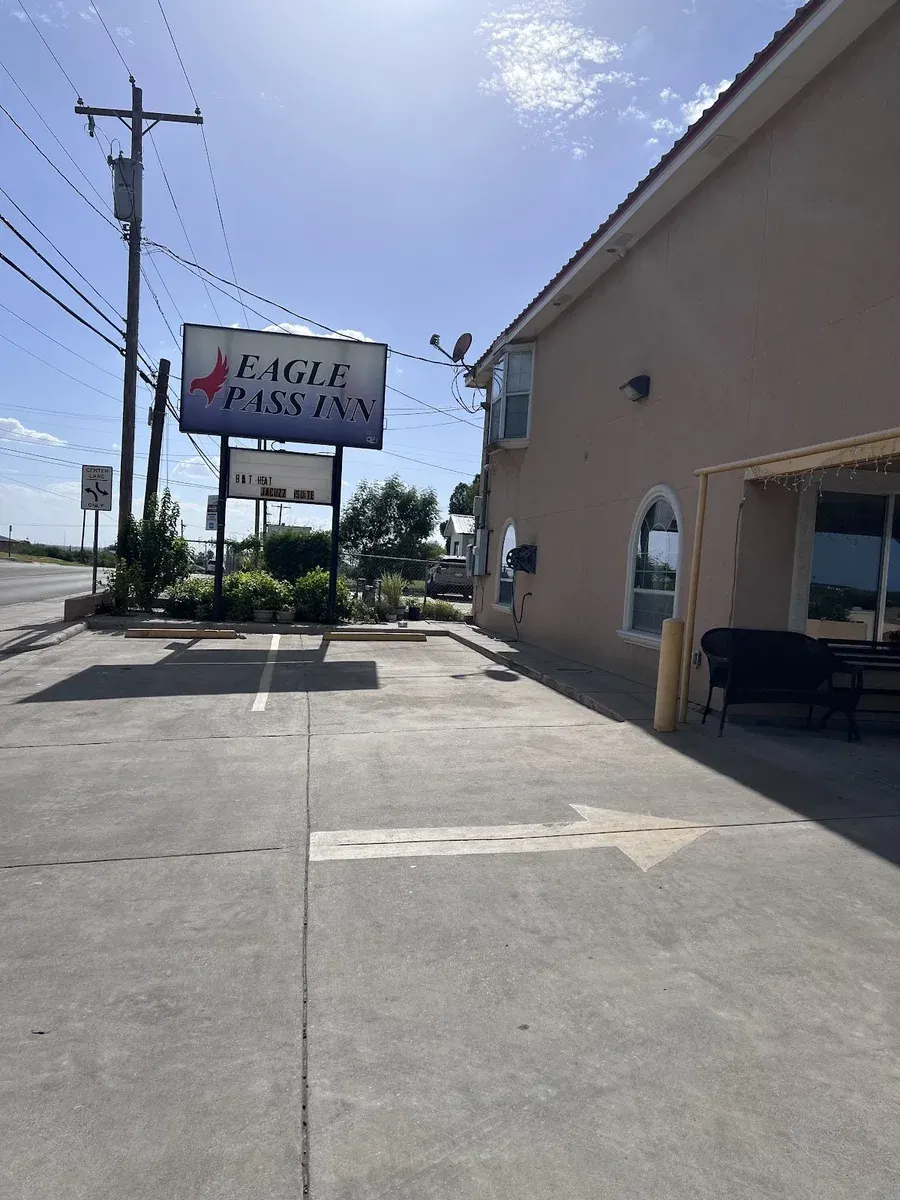 eagle pass inn