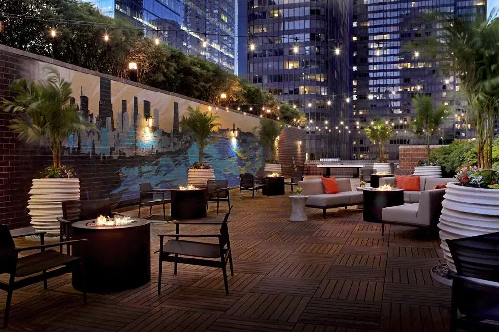 DoubleTree by Hilton Hotel Chicago - Magnificent Mile