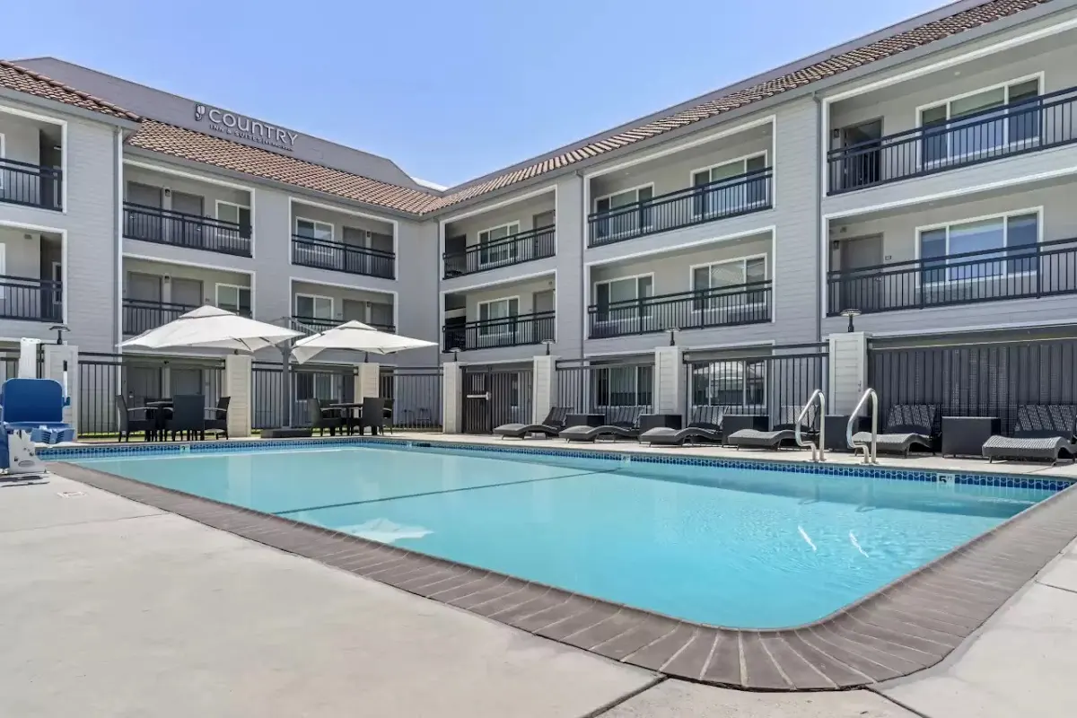 Country Inn & Suites by Radisson, Vallejo Napa Valley, CA
