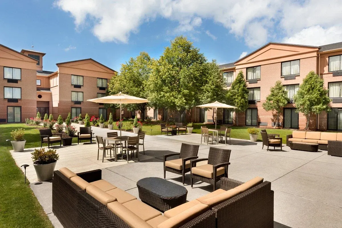 DoubleTree by Hilton Hotel Milwaukee - Brookfield