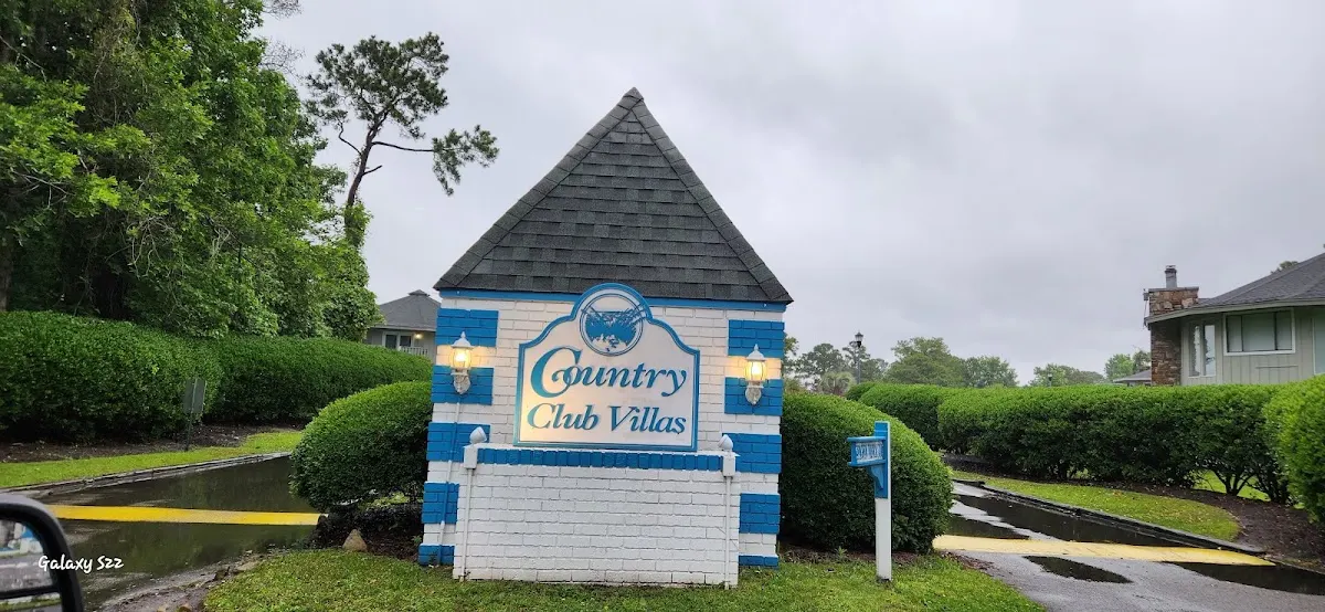 Country Club Villas