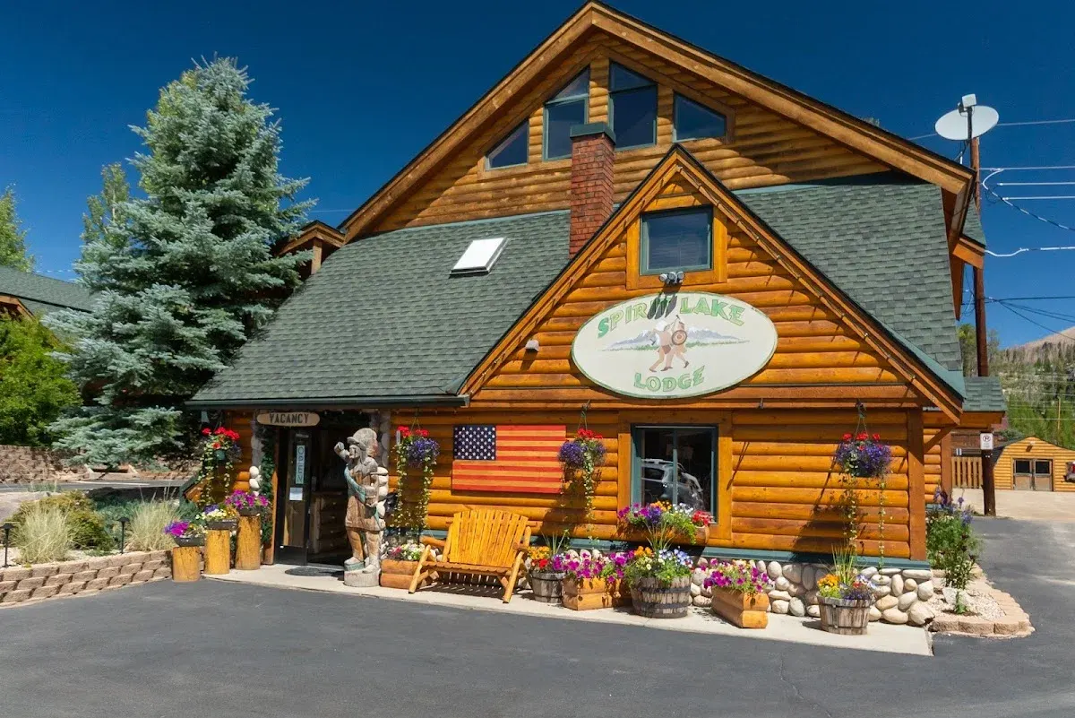 Spirit Lake Lodge
