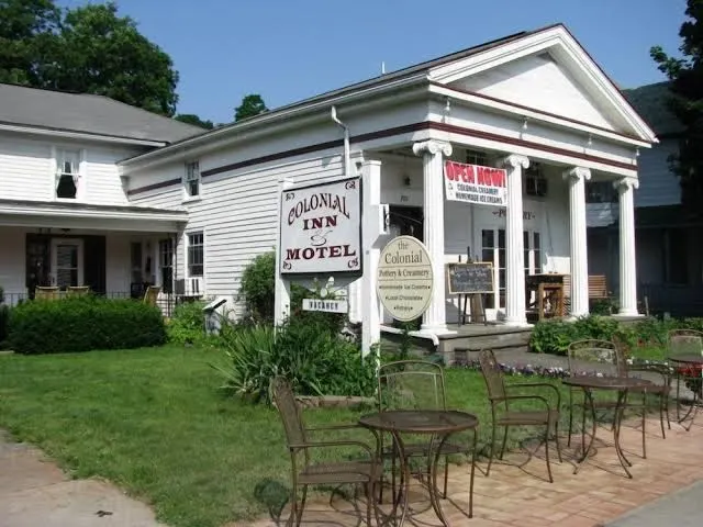 Colonial Inn & Creamery