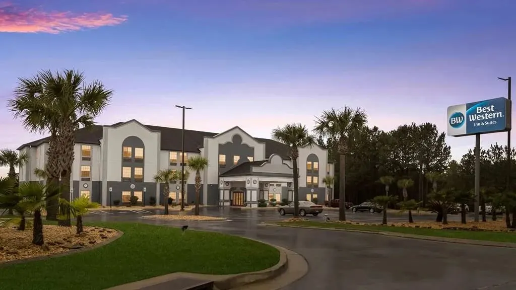 Best Western Bradbury Inn & Suites