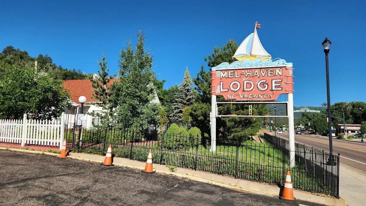Mel-Haven Lodge