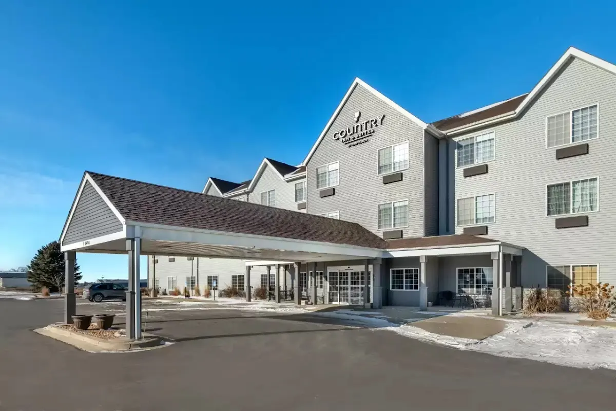 Country Inn & Suites by Radisson, Watertown, SD