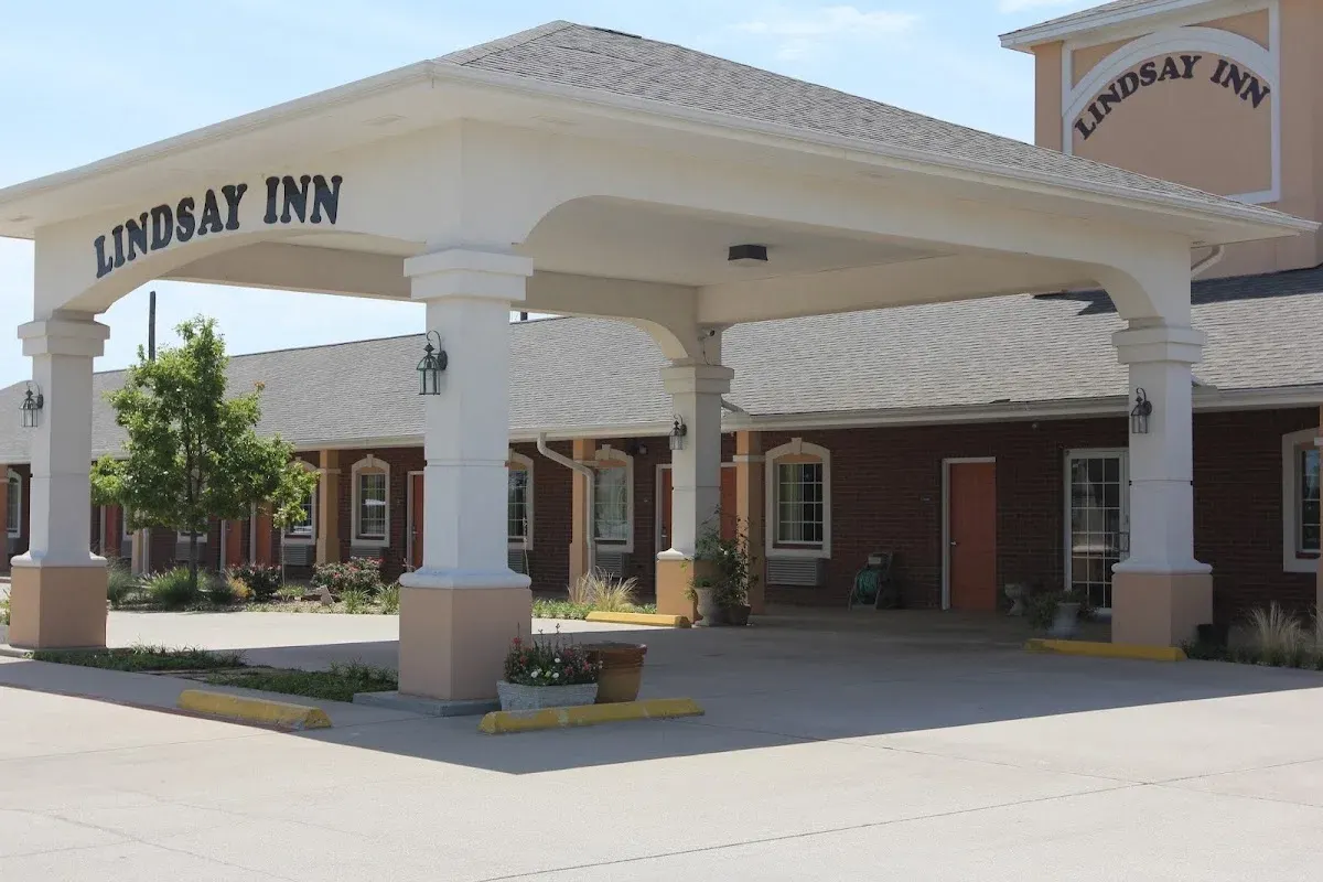 Lindsay Inn